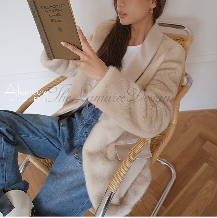 سترة من فرو المنك الدنماركي