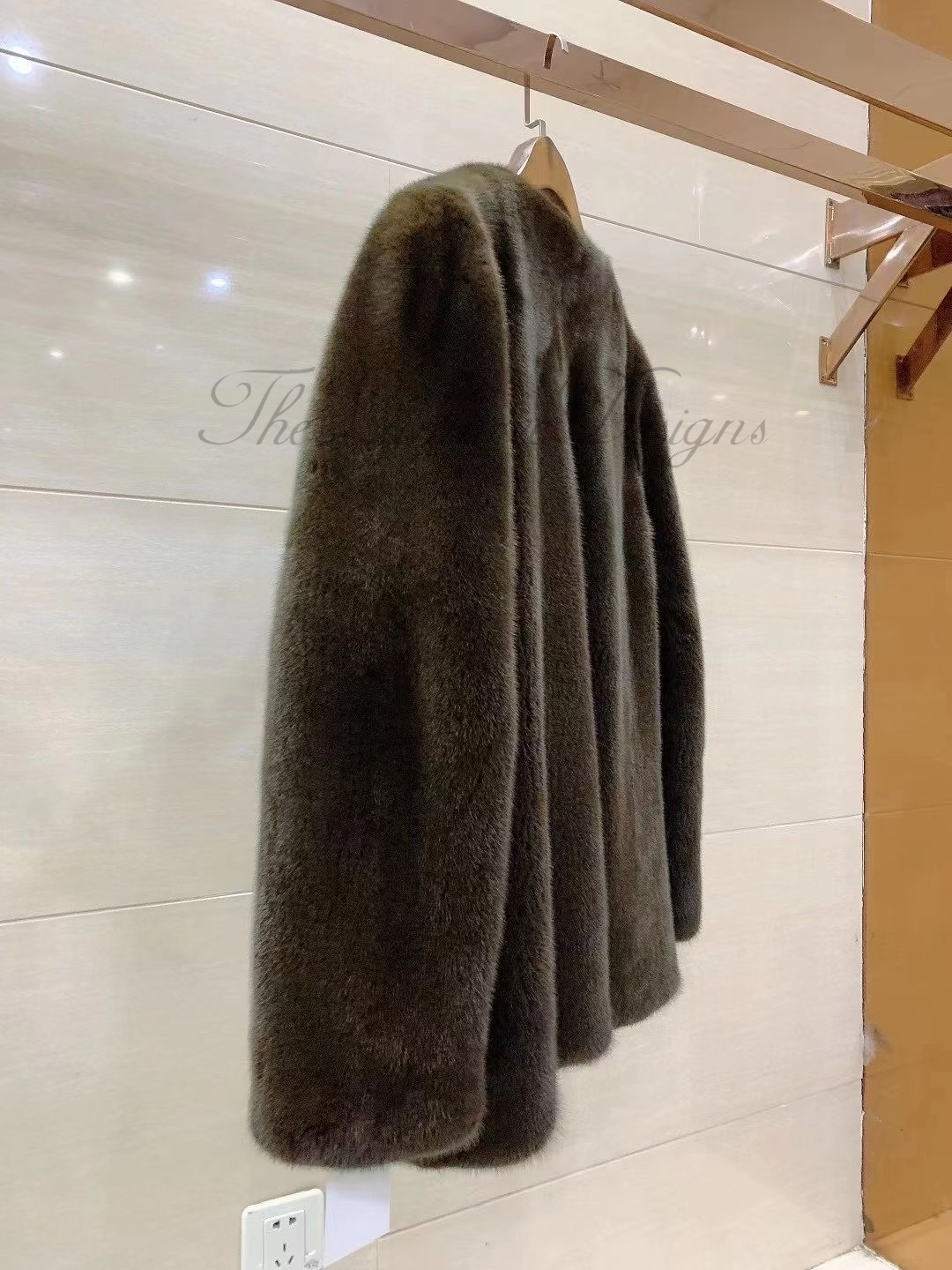 سترة من فرو المنك الدنماركي