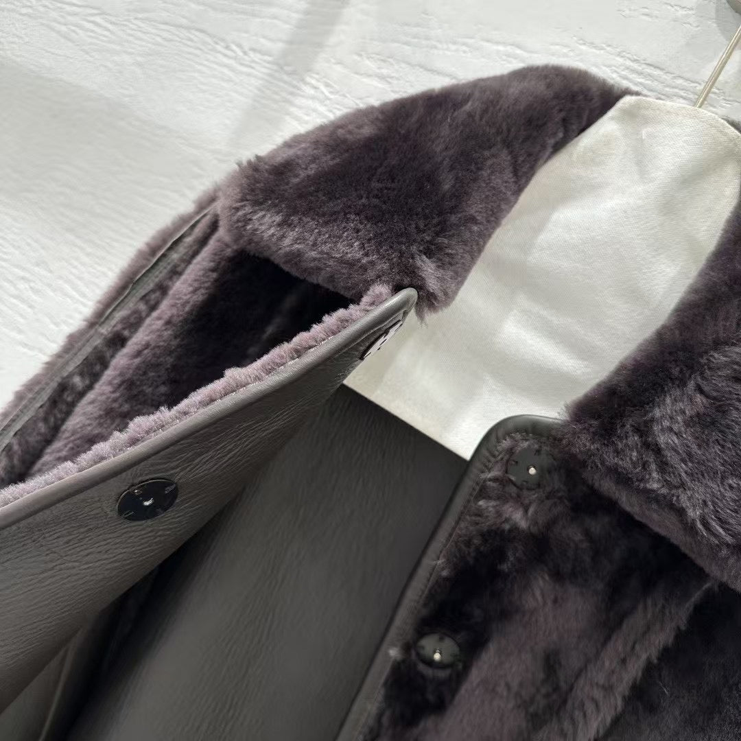 Sheepskin coat (reversible)