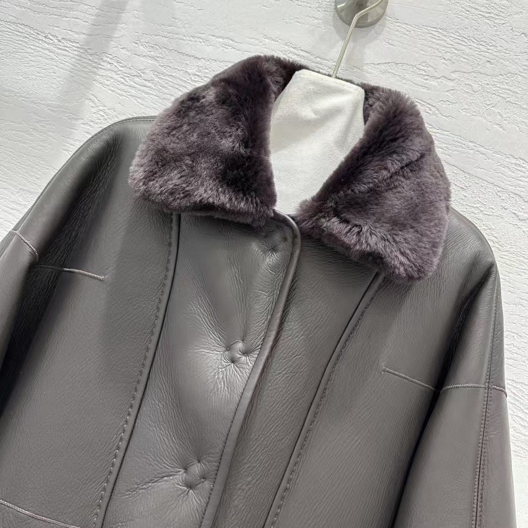 Sheepskin coat (reversible)
